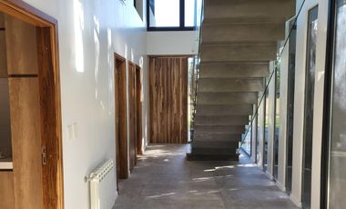 EXCLUSIVA CASA A ESTRENAR EN MIRALAGOS