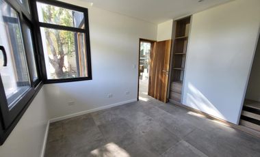 EXCLUSIVA CASA A ESTRENAR EN MIRALAGOS