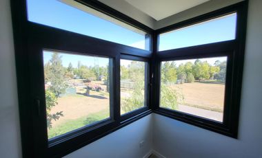 EXCLUSIVA CASA A ESTRENAR EN MIRALAGOS