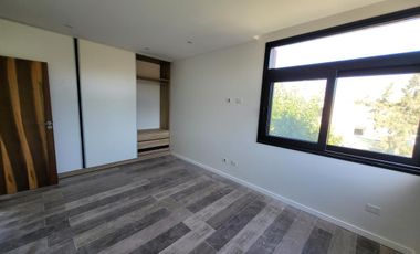 EXCLUSIVA CASA A ESTRENAR EN MIRALAGOS