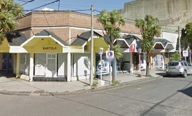 Locales en venta - 6 Locales 2 Baños - 250Mts2 - Necochea
