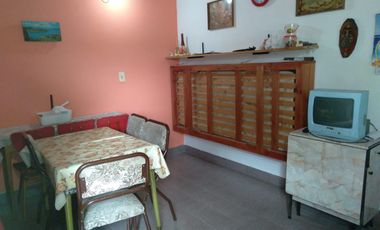 Casa en venta - 5 Dormitorios 4 Baños - Cochera - 188Mts2 - Las Toninas