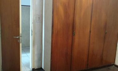 Casa de 2 dormitorios garage.- Banfield E.