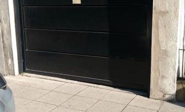 Casa de 2 dormitorios garage.- Banfield E.