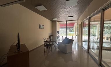 Casa en venta - 4 Dormitorios 3 Baños - Cochera - 1608Mts2 - Villa Elisa