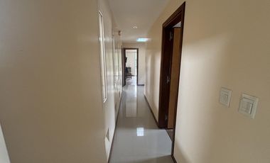 Casa en venta - 4 Dormitorios 3 Baños - Cochera - 1608Mts2 - Villa Elisa