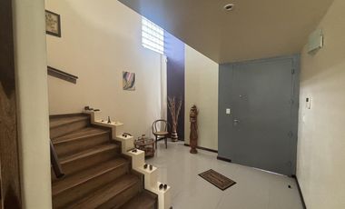Casa en venta - 4 Dormitorios 3 Baños - Cochera - 1608Mts2 - Villa Elisa