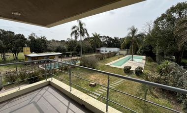 Casa en venta - 4 Dormitorios 3 Baños - Cochera - 1608Mts2 - Villa Elisa