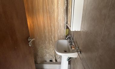 Casa en venta - 4 Dormitorios 3 Baños - Cochera - 1608Mts2 - Villa Elisa