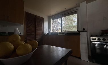 Casa en venta - 4 Dormitorios 3 Baños - Cochera - 1608Mts2 - Villa Elisa