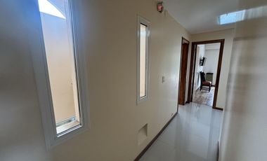 Casa en venta - 4 Dormitorios 3 Baños - Cochera - 1608Mts2 - Villa Elisa