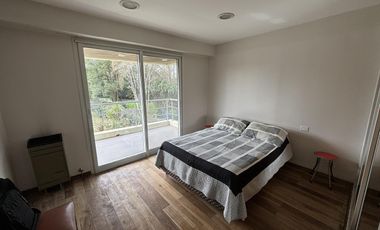 Casa en venta - 4 Dormitorios 3 Baños - Cochera - 1608Mts2 - Villa Elisa