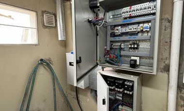 Casa en venta - 4 Dormitorios 3 Baños - Cochera - 1608Mts2 - Villa Elisa