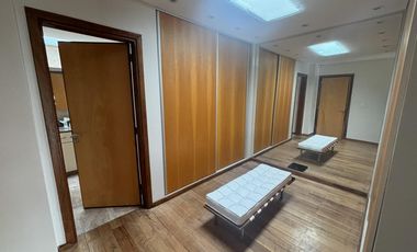 Casa en venta - 4 Dormitorios 3 Baños - Cochera - 1608Mts2 - Villa Elisa