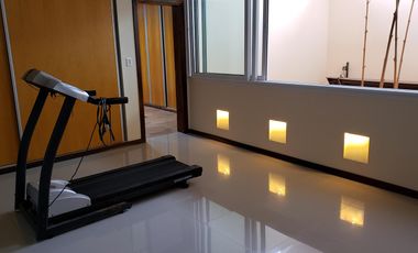 Casa en venta - 4 Dormitorios 3 Baños - Cochera - 1608Mts2 - Villa Elisa