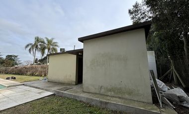 Casa en venta - 4 Dormitorios 3 Baños - Cochera - 1608Mts2 - Villa Elisa