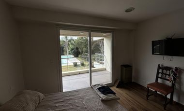 Casa en venta - 4 Dormitorios 3 Baños - Cochera - 1608Mts2 - Villa Elisa