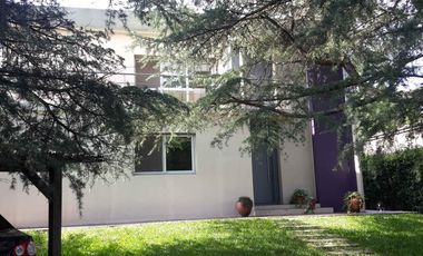 Casa en venta - 4 Dormitorios 3 Baños - Cochera - 1608Mts2 - Villa Elisa