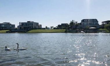 Lote al Lago en Venta en Virazon