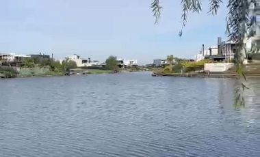 Lote al Lago en Venta en Virazon
