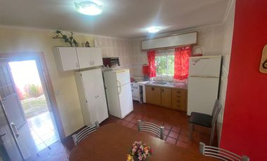 VENTA PH EN MAR DE AJO CON PATIO Y PARRILLA