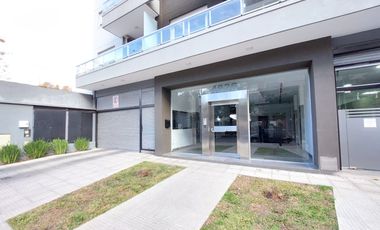 VENTA COCHERA EN CASEROS