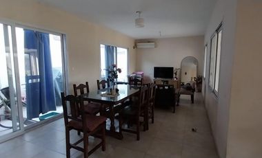 Dúplex en alquiler en Esquiú primera cuadra