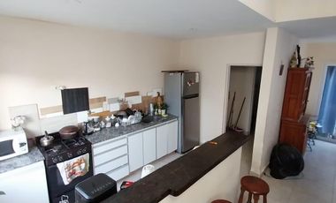 Dúplex en alquiler en Esquiú primera cuadra