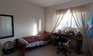 Dúplex en alquiler en Esquiú primera cuadra