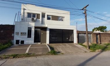 Dúplex en alquiler en Esquiú primera cuadra