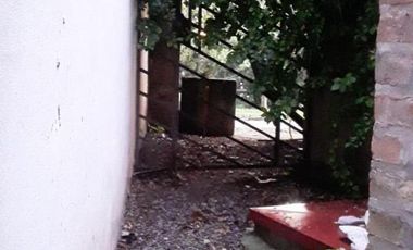 Casa en venta - 1 Dormitorio 2 Baños - 300Mts2 - Berazategui