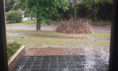 Casa en venta - 1 Dormitorio 2 Baños - 300Mts2 - Berazategui