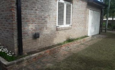 Casa en venta - 1 Dormitorio 2 Baños - 300Mts2 - Berazategui