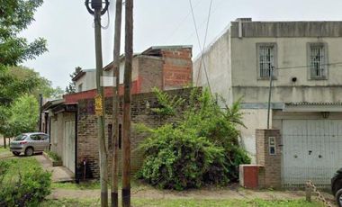 Casa en venta - 1 Dormitorio 2 Baños - 300Mts2 - Berazategui