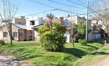 Casa en venta - 1 Dormitorio 2 Baños - 300Mts2 - Berazategui