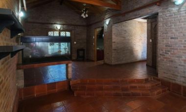 Casa en venta - 1 Dormitorio 2 Baños - 300Mts2 - Berazategui