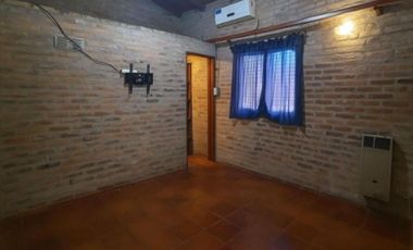 Casa en venta - 1 Dormitorio 2 Baños - 300Mts2 - Berazategui