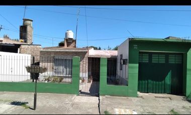 Casa en venta - 3 Dormitorios 1 Baño 1 Cochera - 312Mts2 - Pontevedra, Merlo