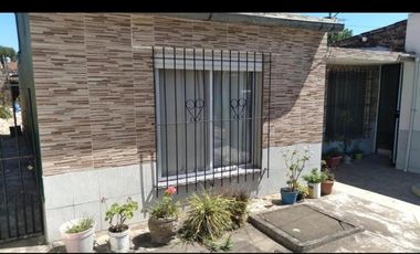 Casa en venta - 3 Dormitorios 1 Baño 1 Cochera - 312Mts2 - Pontevedra, Merlo