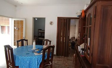 PH en venta - 2 Dormitorios 1 Baño 1 Cochera - 156Mts2 - Los Hornos