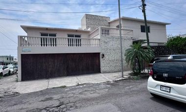Casa en venta en Veracruz con 3 niveles Col. Zaragoza