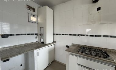 Venta PH 3 ambientes con balcón en Bernal