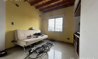 Venta PH 3 ambientes con balcón en Bernal
