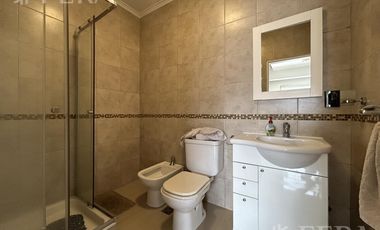 Venta PH 3 ambientes con balcón en Bernal