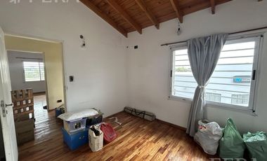 Venta PH 3 ambientes con balcón en Bernal