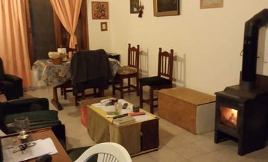 Casa en venta - 2 Dormitorios 1 Baño - Cochera - 2812Mts2 - Miramar