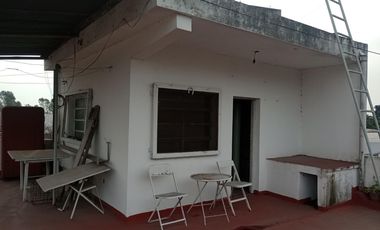 Departamento en venta - 3 Dormitorios 1 Baño - Local - 324Mts2 - San Martin