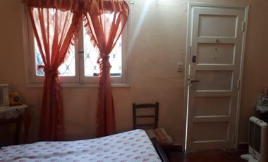 Casa en venta - 3 Dormitorios 1 Baño - Cocheras - Monoambiente - 200Mts2 - Santa Clara del Mar