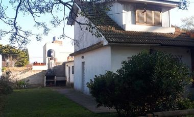 Casa en venta - 3 Dormitorios 1 Baño - Cocheras - Monoambiente - 200Mts2 - Santa Clara del Mar