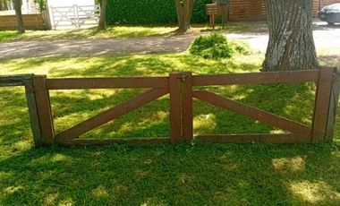 Casa en venta - 3 Dormitorios 1 Baño - Cocheras - Monoambiente - 200Mts2 - Santa Clara del Mar